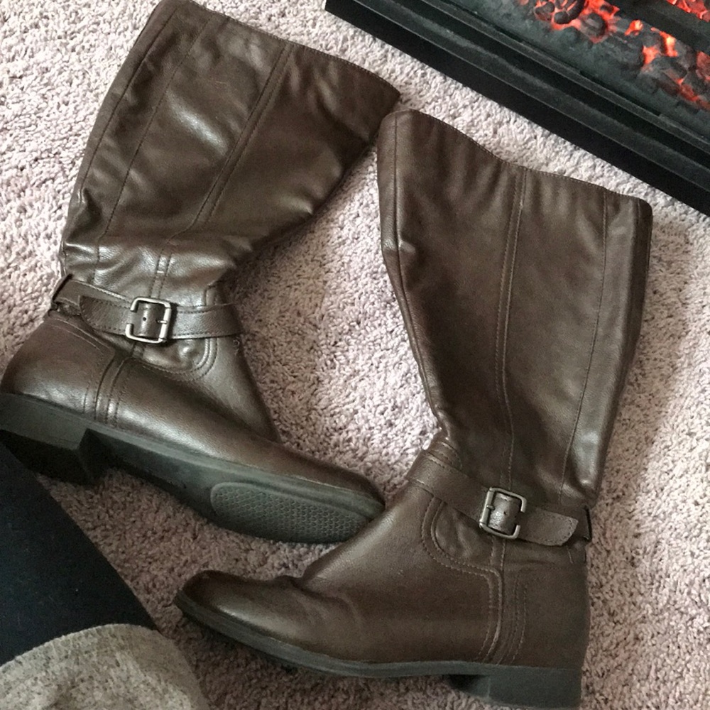 Dark brown real leather boots